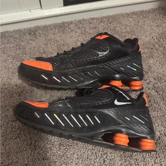 Women's Nike Shox Enigma Black Hyper Crimson - Picture 1 of 5